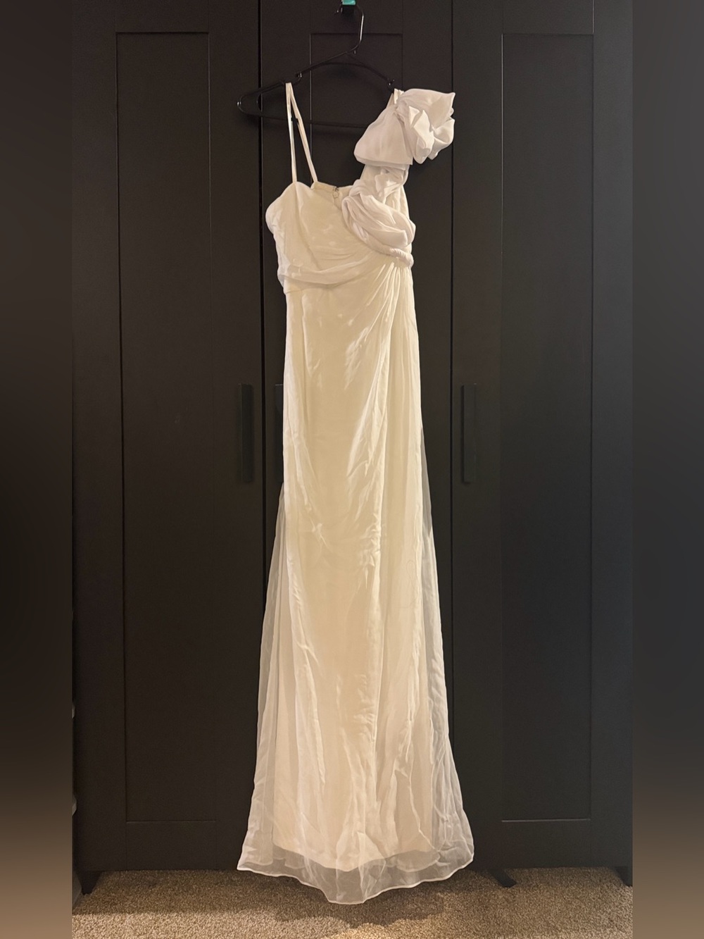 NWOT Liliana White One-Shoulder Bridal Gown (Size: 6)